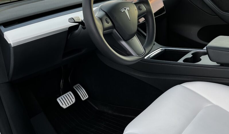 
TESLA Model Y 2023 Sport Utility Vehicle (SUV)/Multi-Purpose Vehicle (MPV) full									