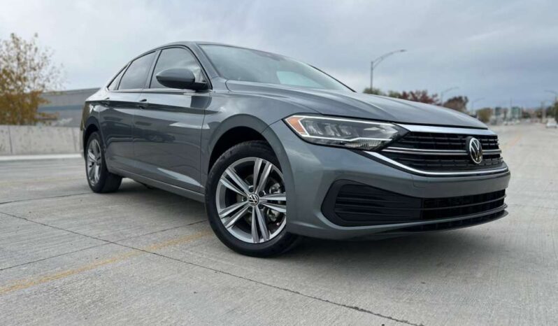 
VOLKSWAGEN Jetta SE w/ Sunroof 2023 Sedan/Saloon full									