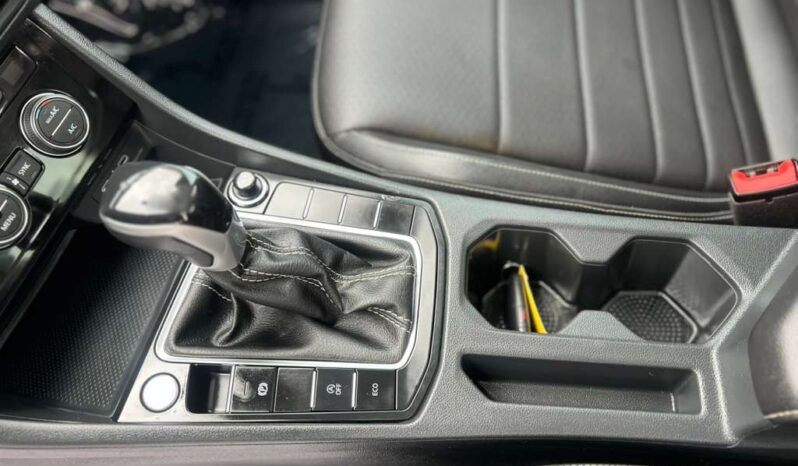 
VOLKSWAGEN Jetta SE w/ Sunroof 2023 Sedan/Saloon full									