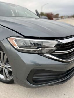 
VOLKSWAGEN Jetta SE w/ Sunroof 2023 Sedan/Saloon full									