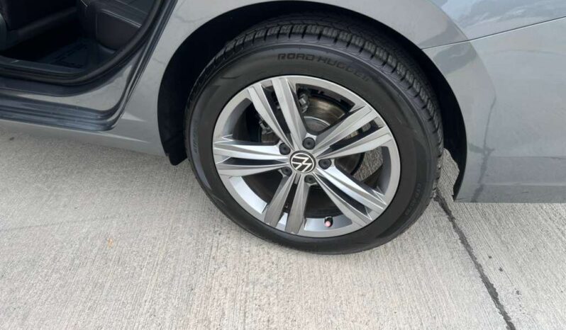 
VOLKSWAGEN Jetta SE w/ Sunroof 2023 Sedan/Saloon full									