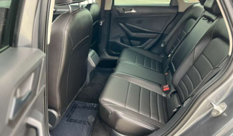 
VOLKSWAGEN Jetta SE w/ Sunroof 2023 Sedan/Saloon full									