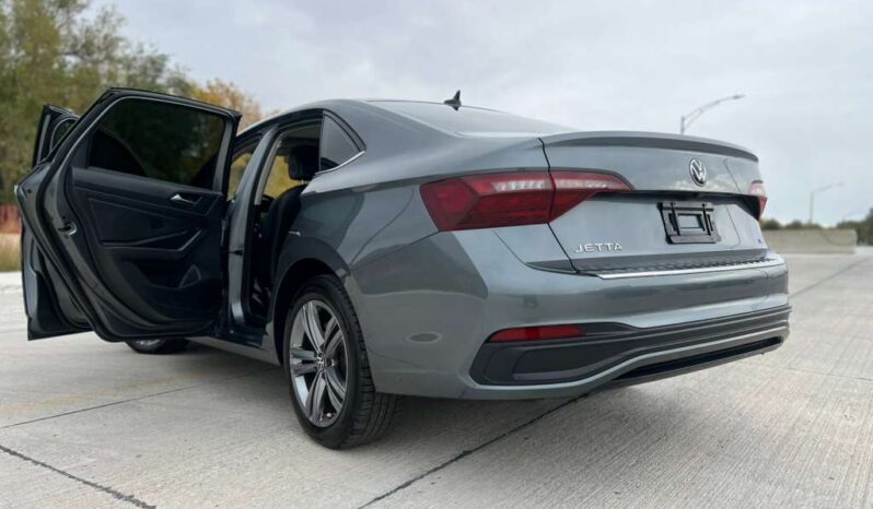 
VOLKSWAGEN Jetta SE w/ Sunroof 2023 Sedan/Saloon full									