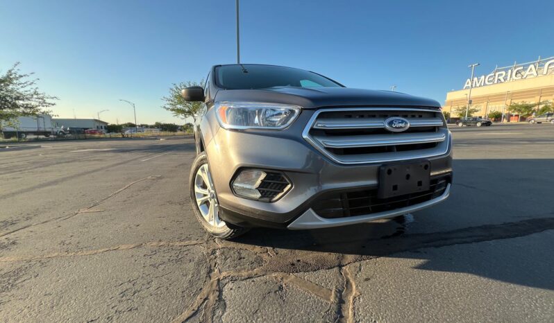 
Ford Escape SE 2017 Sport Utility Vehicle full									