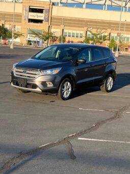 
Ford Escape SE 2017 Sport Utility Vehicle full									