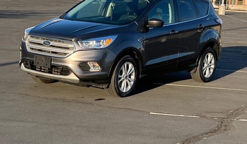 
Ford Escape SE 2017 Sport Utility Vehicle full									