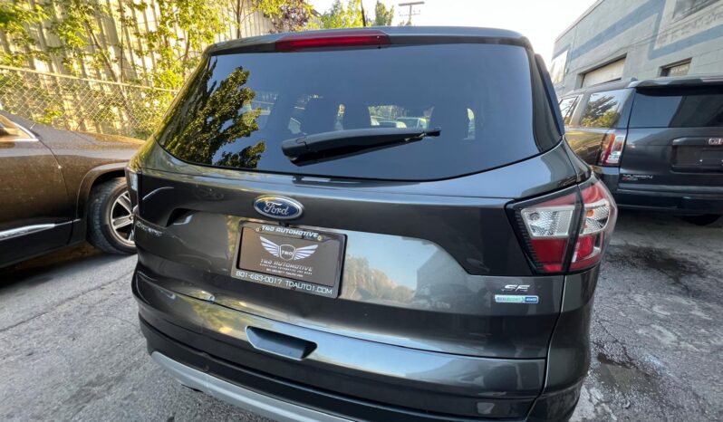 
Ford Escape SE 2017 Sport Utility Vehicle full									