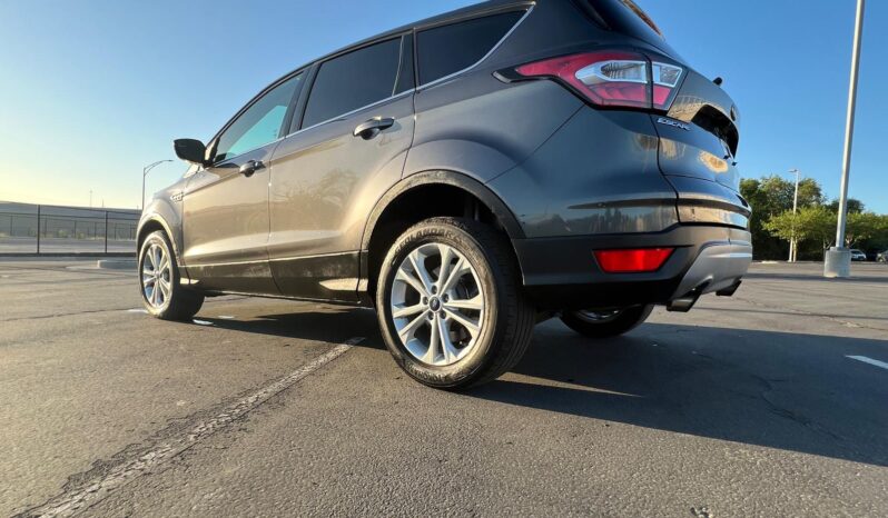 
Ford Escape SE 2017 Sport Utility Vehicle full									