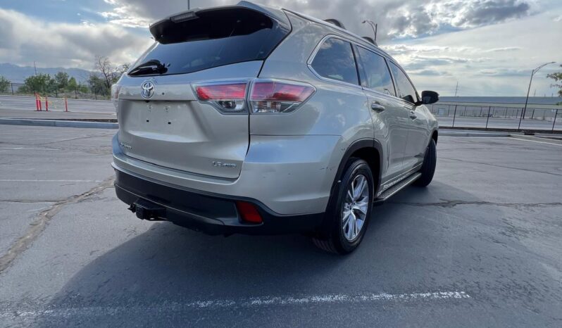 
2016 Toyota Highlander LE Plus AWD full									