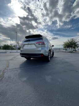 
2016 Toyota Highlander LE Plus AWD full									