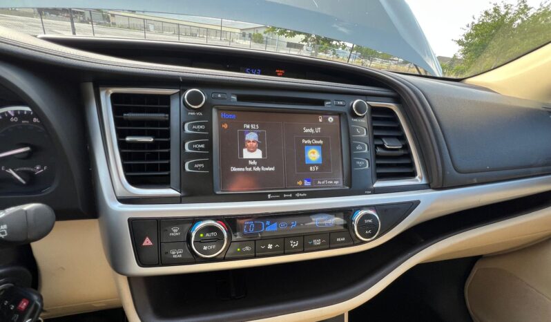
2016 Toyota Highlander LE Plus AWD full									