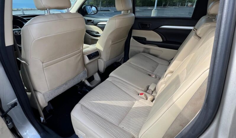 
2016 Toyota Highlander LE Plus AWD full									