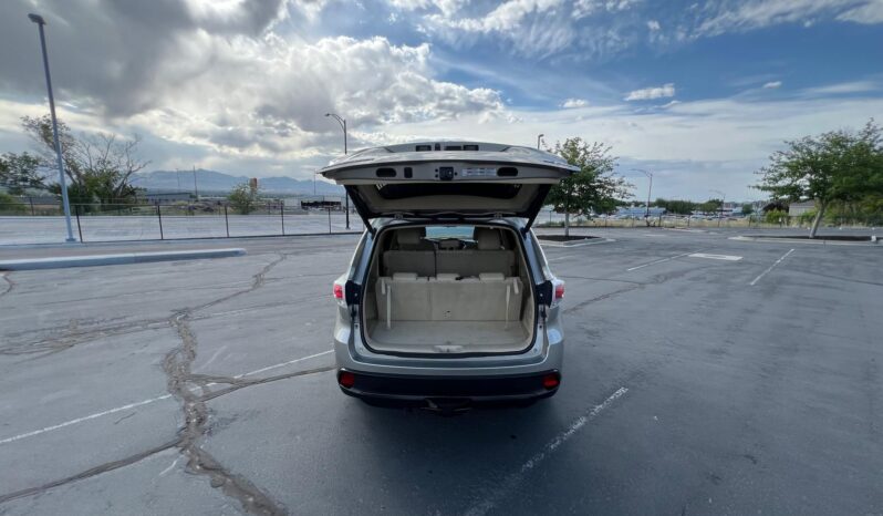 
2016 Toyota Highlander LE Plus AWD full									
