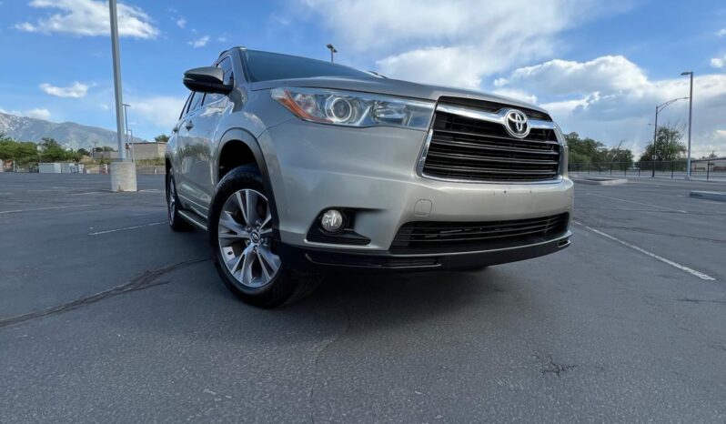 
2016 Toyota Highlander LE Plus AWD full									