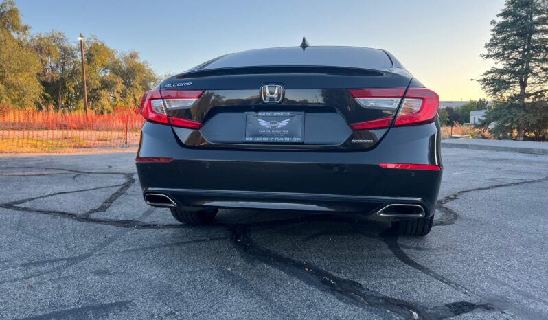 
HONDA Accord TOURING 2018 Sedan full									
