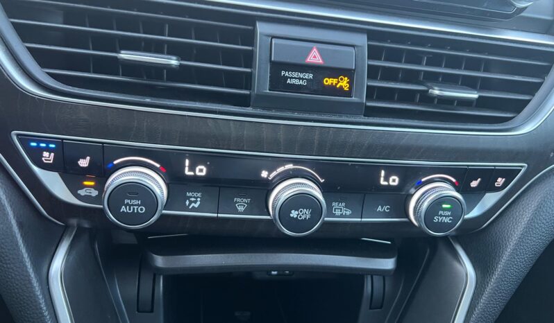 
HONDA Accord TOURING 2018 Sedan full									