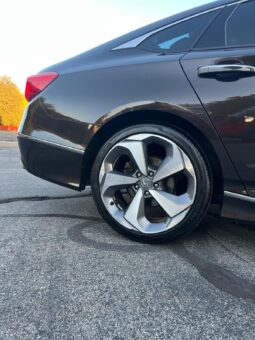 
HONDA Accord TOURING 2018 Sedan full									