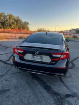 
HONDA Accord TOURING 2018 Sedan full									