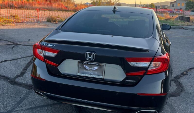 
HONDA Accord TOURING 2018 Sedan full									